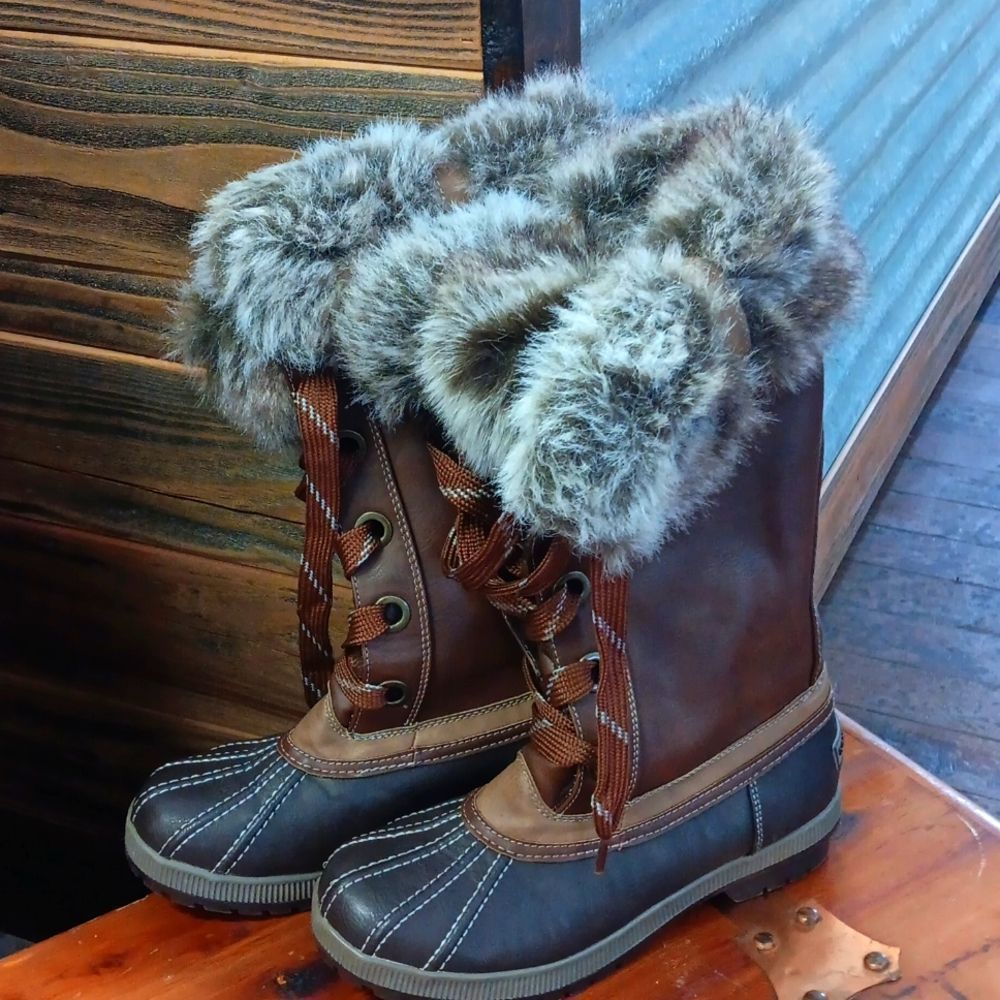 London Fog Snow Boots with Faux Fur